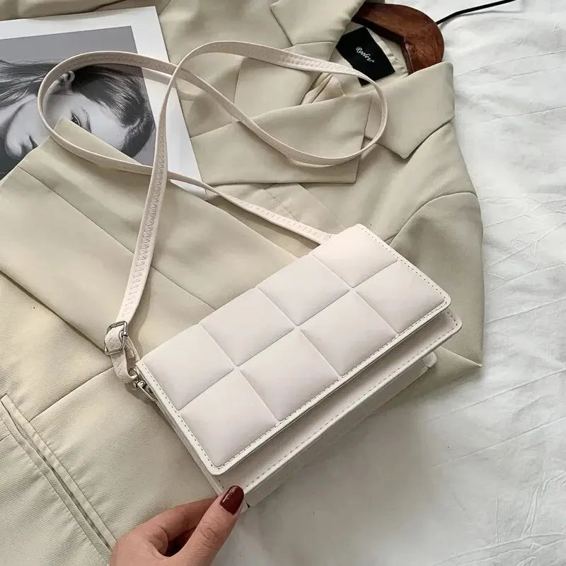Bolsa Feminina de Grife – Elegância Clássica em Couro Premium - ZAUVELLE