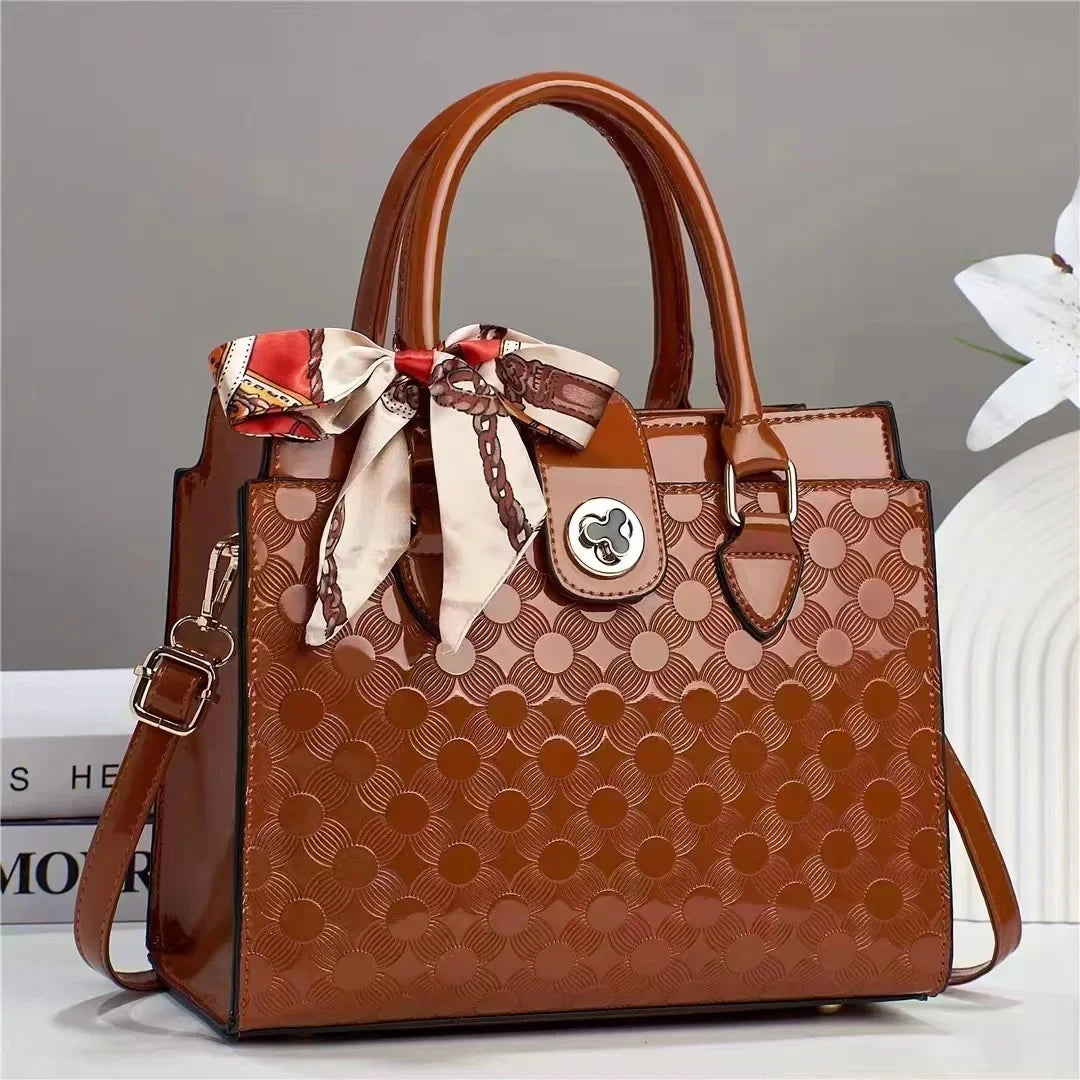 Bolsa Feminina Transversal Grande – Couro Brilhante, Estilo Casual e Moderno - ZAUVELLE