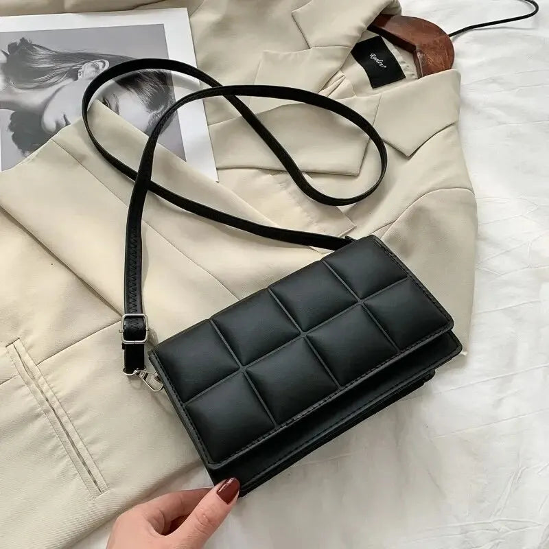 Bolsa Feminina de Grife – Elegância Clássica em Couro Premium - ZAUVELLE