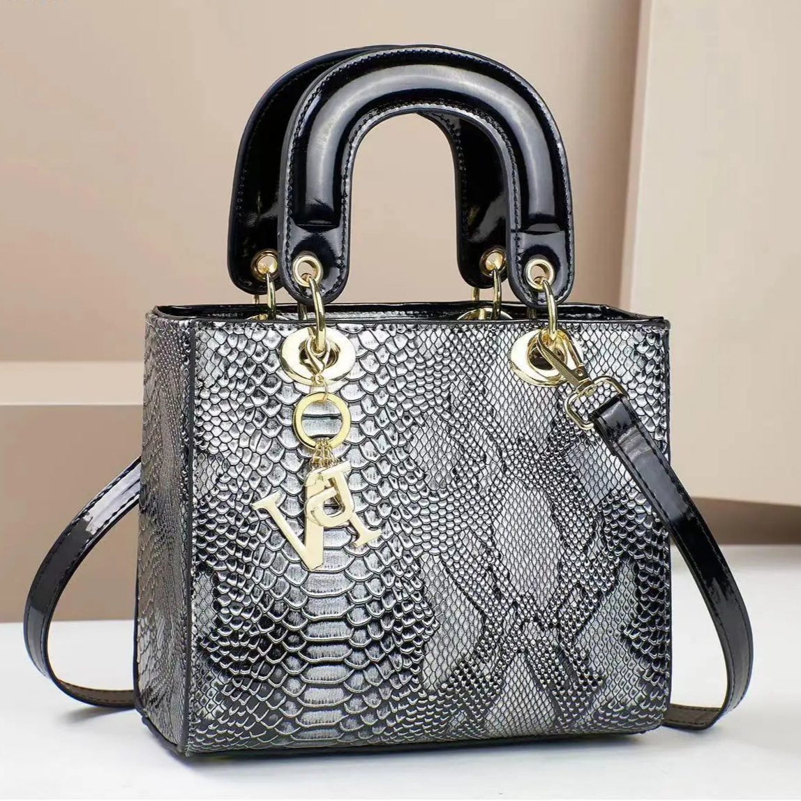 Bolsa Feminina Estilo Balde | Couro Premium - ZAUVELLE