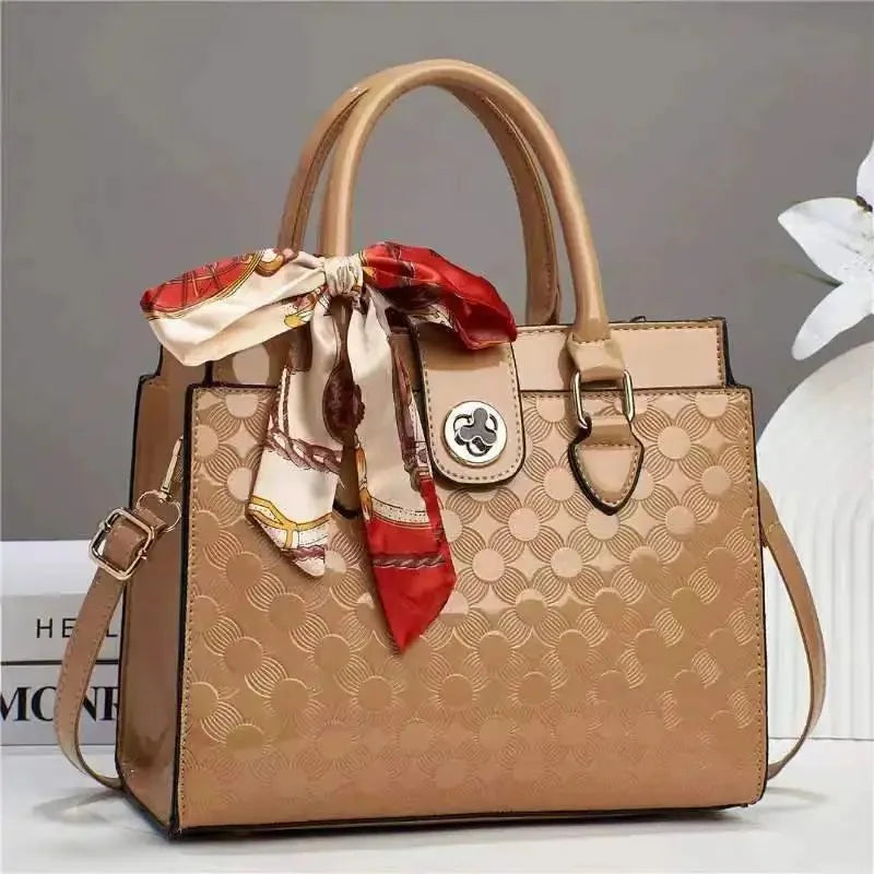 Bolsa Feminina Transversal Grande – Couro Brilhante, Estilo Casual e Moderno - ZAUVELLE