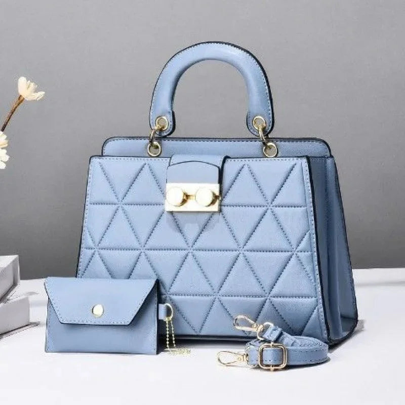 COnjunto Bolsa Tote + Carteira Feminina Minimalista em Couro Macio com Alça Transversal e Fecho em Zíper - ZAUVELLE