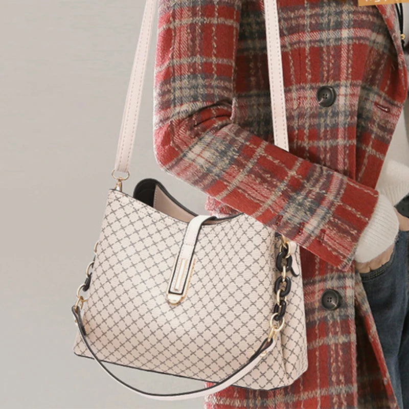 Bolsa Feminina Fashion Tipo Bucket – Vintage com Tassel e Alça Transversal - ZAUVELLE