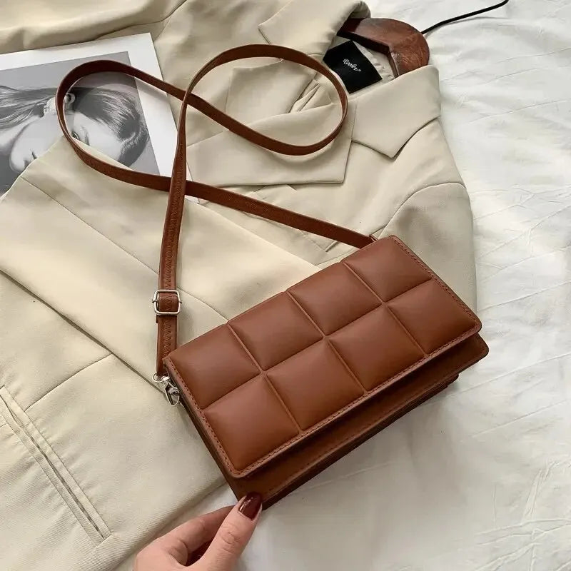 Bolsa Feminina de Grife – Elegância Clássica em Couro Premium - ZAUVELLE