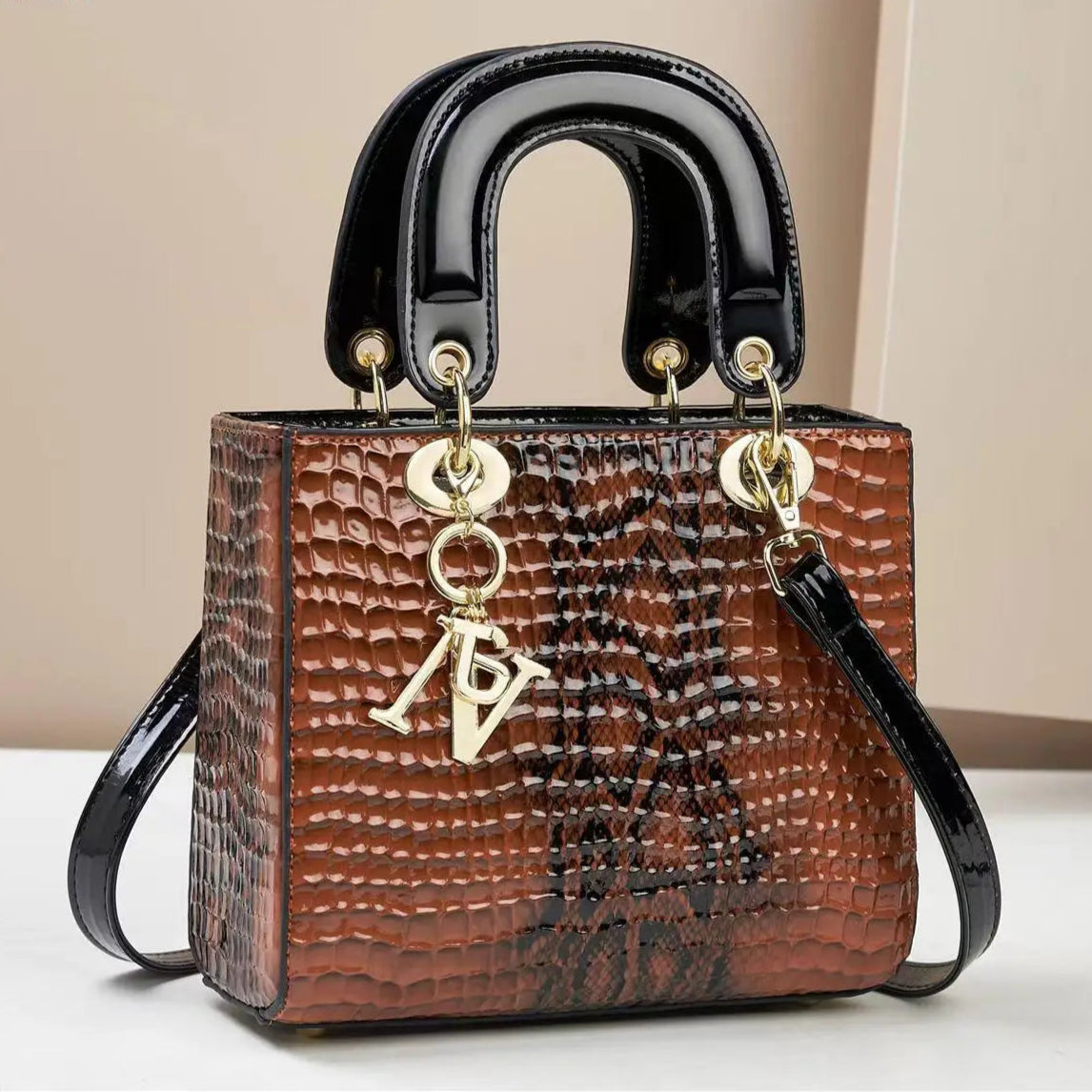 Bolsa Feminina Estilo Balde | Couro Premium - ZAUVELLE