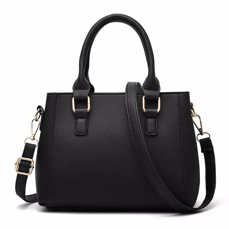 Bolsa Transversal Feminina com Detalhe em Couro e Pompom Estiloso - ZAUVELLE