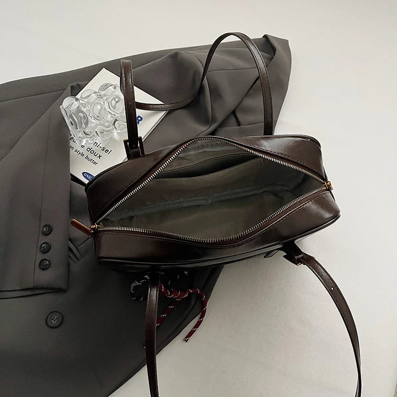 Bolsa de Ombro Feminina Compacta e Elegante - ZAUVELLE