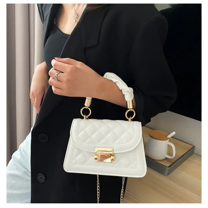 Bolsa Clássica com Corrente Elegante – ZAUVELLE