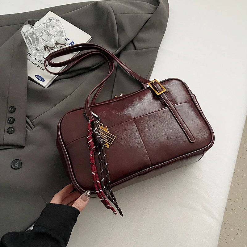 Bolsa de Ombro Feminina Compacta e Elegante - ZAUVELLE