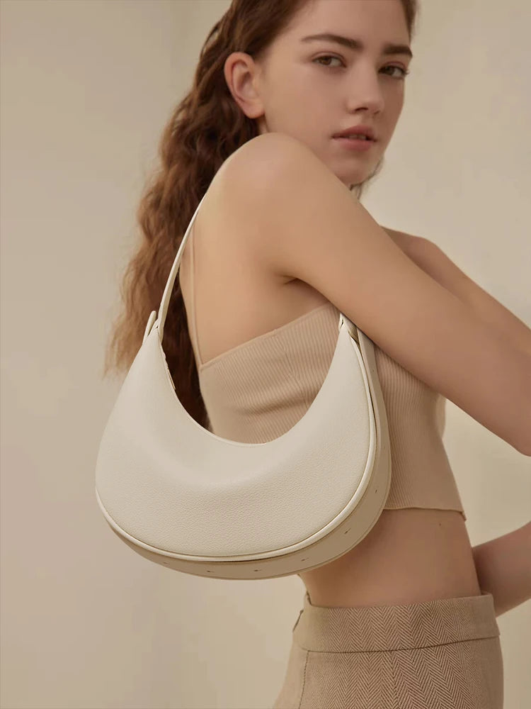 Bolsa Feminina Meia-Lua Elegante Marca FOXER 2025 - ZAUVELLE